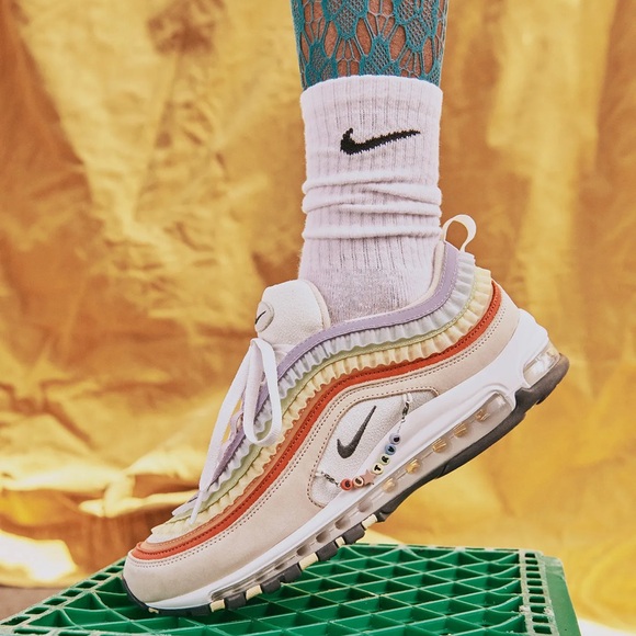 Nike Air Max Be True 2023 Pride Sneakers BNWT 5.5/7 - Picture 4 of 8